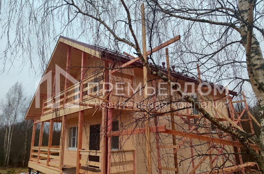 Фото со стройплощадок - Каркасный дом 10х10 м.