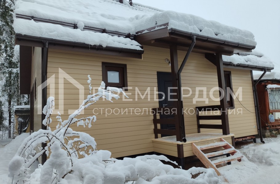 Фото со стройплощадок - Каркасный дом 8х8,5 м.