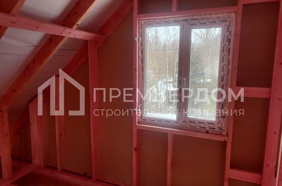 Фото со стройплощадок - Каркасный дом 8х8 м.