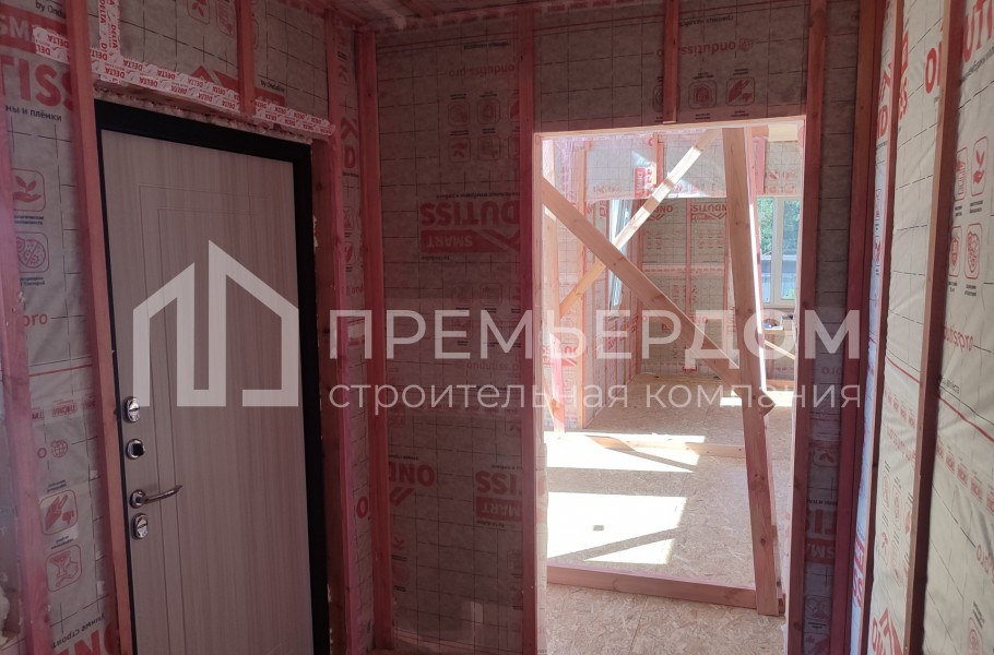 Фото со стройплощадок - Каркасный дом 10х7,5 м.