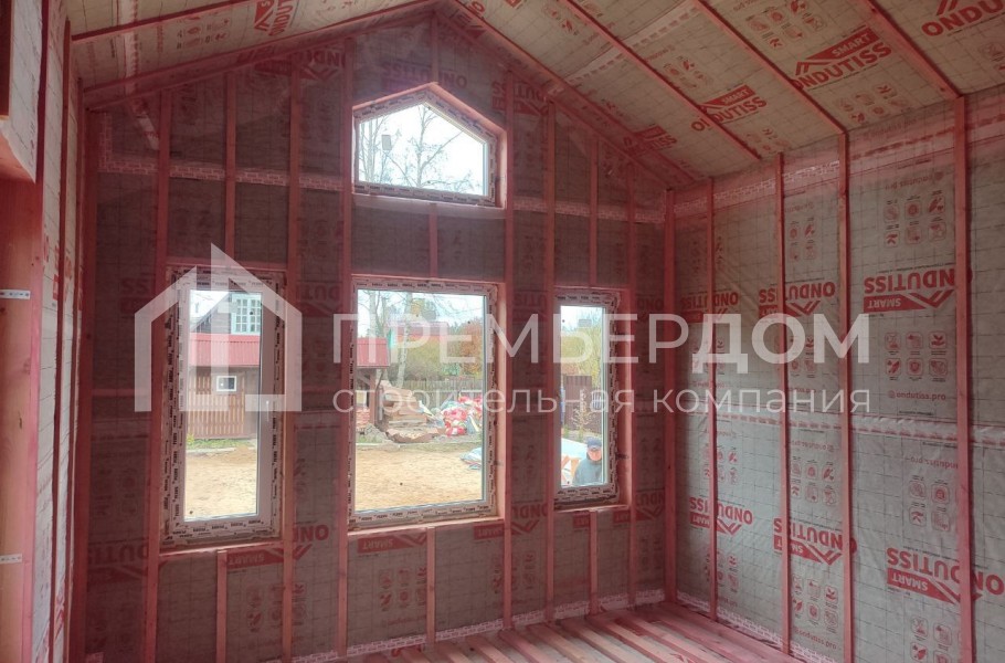 Фото со стройплощадок - Каркасный дом 8,5х9 м.