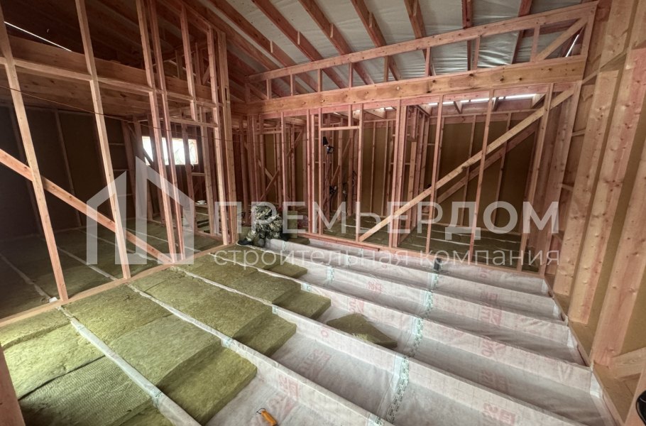 Фото со стройплощадок - Каркасный дом 10х11 м.