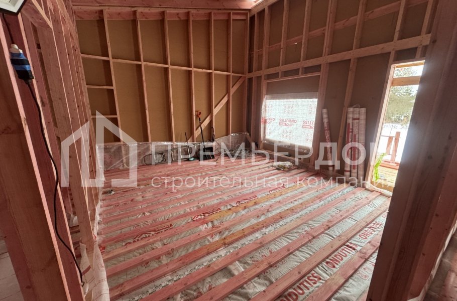 Фото со стройплощадок - Каркасный дом 10х11 м.