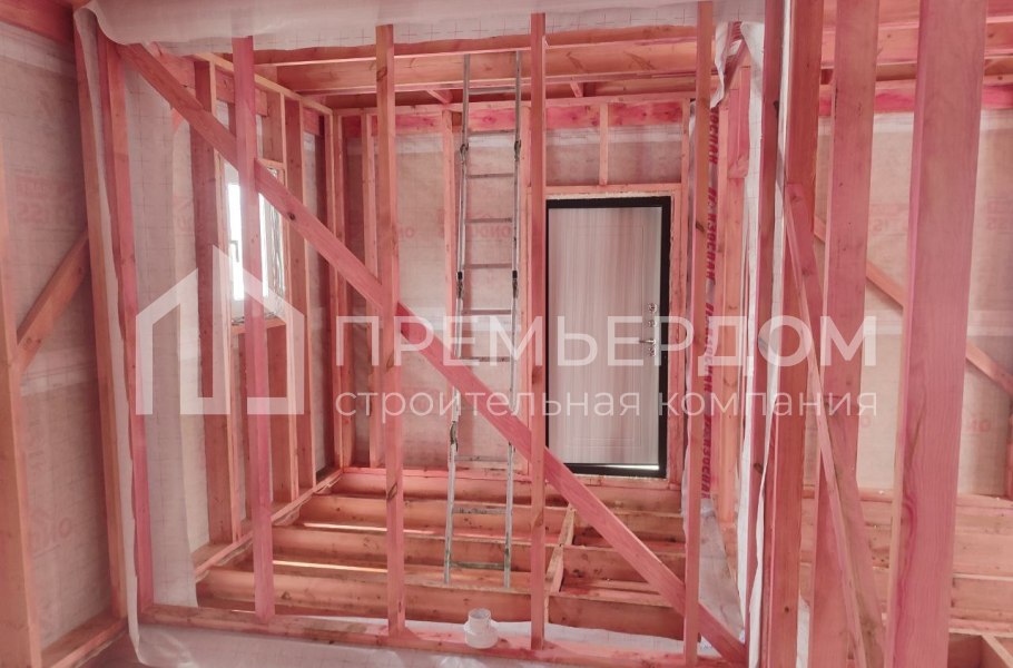 Фото со стройплощадок - Каркасный дом 8х11 м.