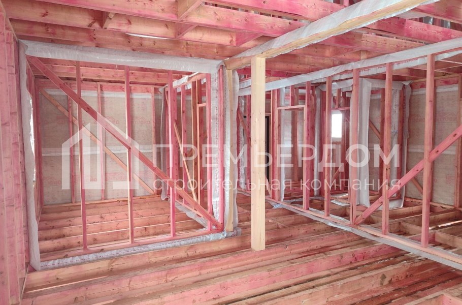 Фото со стройплощадок - Каркасный дом 8х11 м.