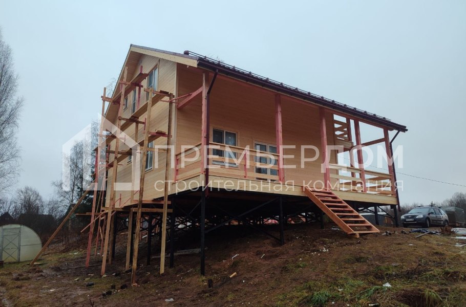 Фото со стройплощадок - Каркасный дом 10х10 м.