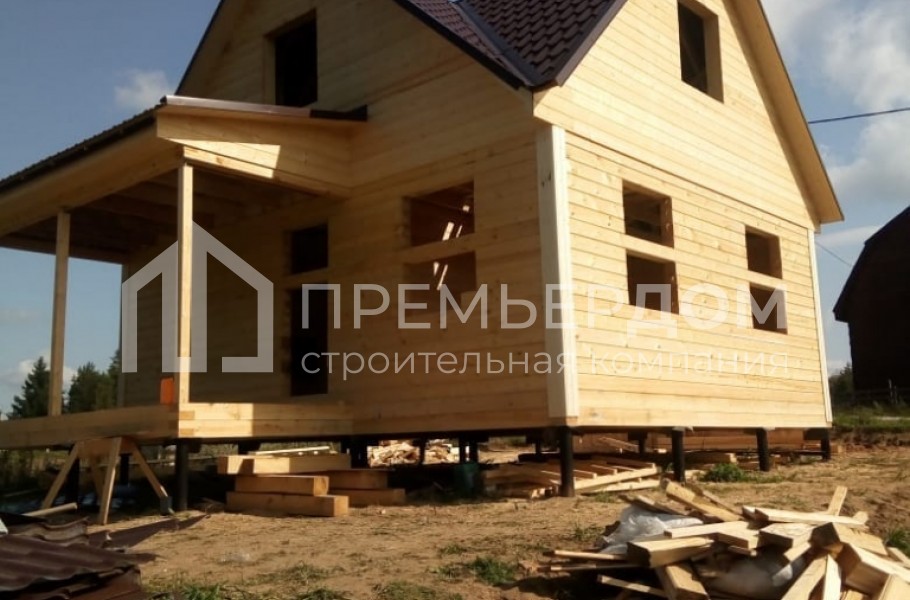 Фото со стройплощадок - Дом по проекту Д-45 и баня из бруса 3x4 м.