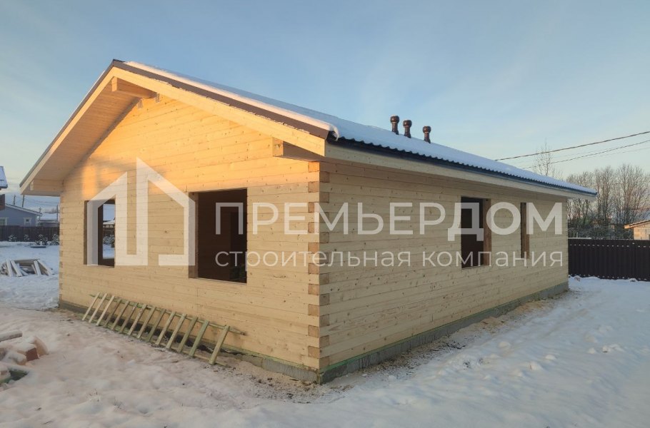 Фото со стройплощадок - Дом из бруса 11,9х8,5 м.