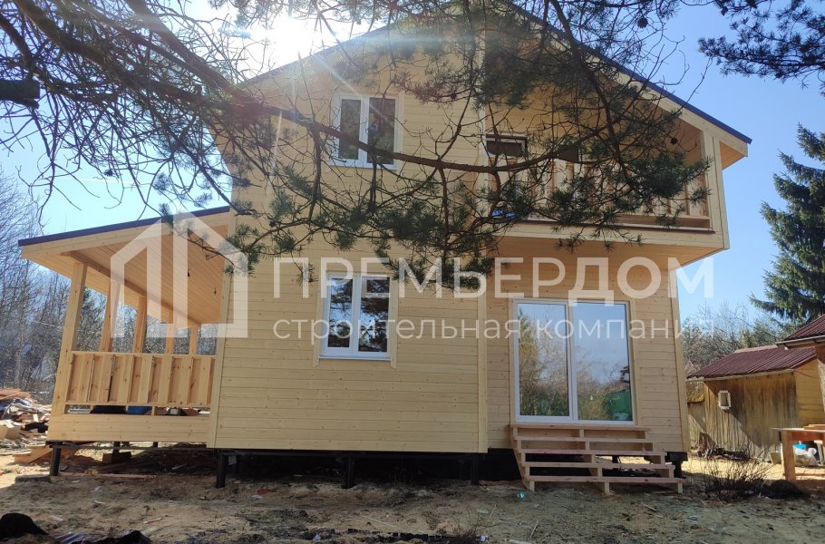 Фото со стройплощадок - Каркасный дом 8х9,5 м.