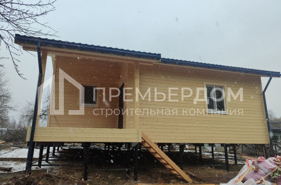 Фото со стройплощадок - Каркасный дом 9х9,4 м.