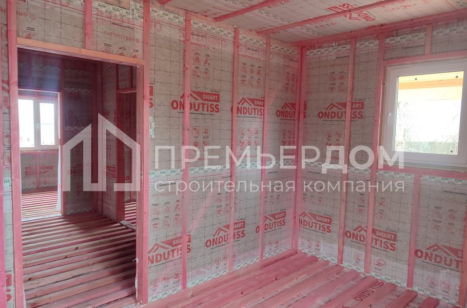 Фото со стройплощадок - Каркасный дом 9х9,4 м.