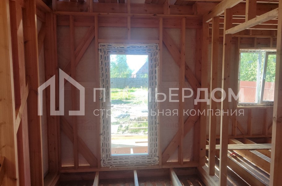 Фото со стройплощадок - Каркасный дом 9х12 м.