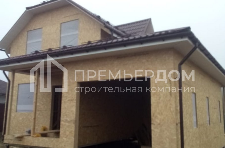 Фото со стройплощадок - Каркасный дом 10х10.5 м.