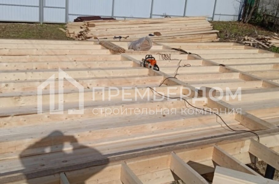 Фото со стройплощадок - Дом из бруса 9х9 м.