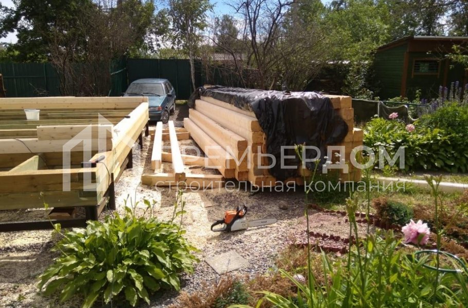Фото со стройплощадок - Дом из бруса 7х7 м.
