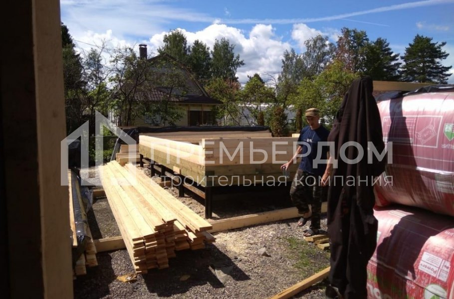 Фото со стройплощадок - Дом из бруса 7х7 м.