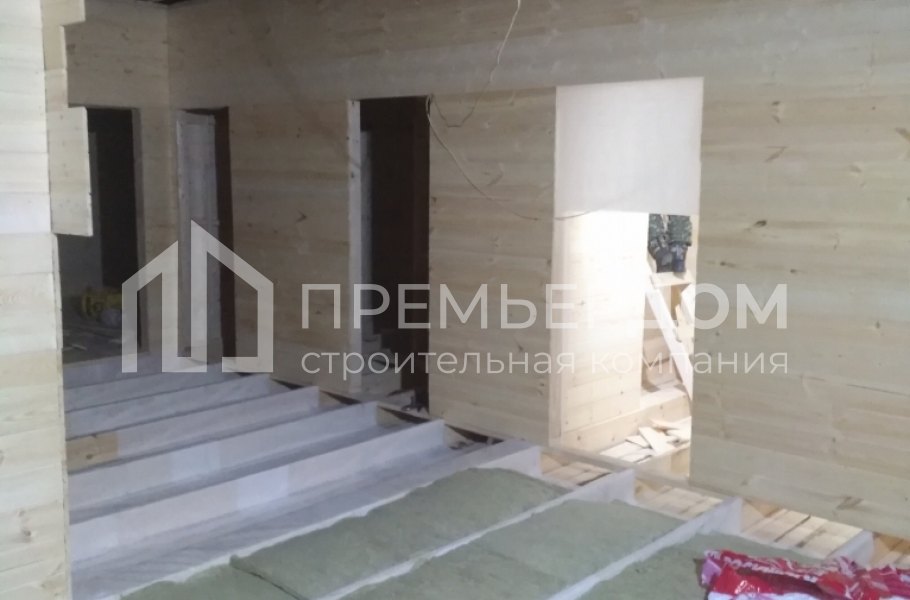 Фото со стройплощадок - Каркасный дом 10х15 м.