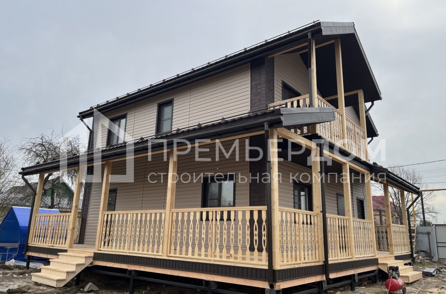 Фото со стройплощадок - Каркасный дом 10,5х11 м.