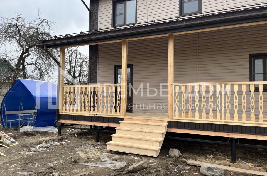 Фото со стройплощадок - Каркасный дом 10,5х11 м.