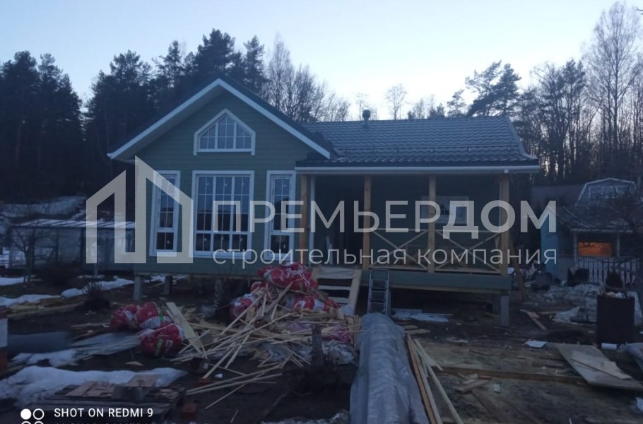 Фото со стройплощадок - Каркасный дом 8х9 м.