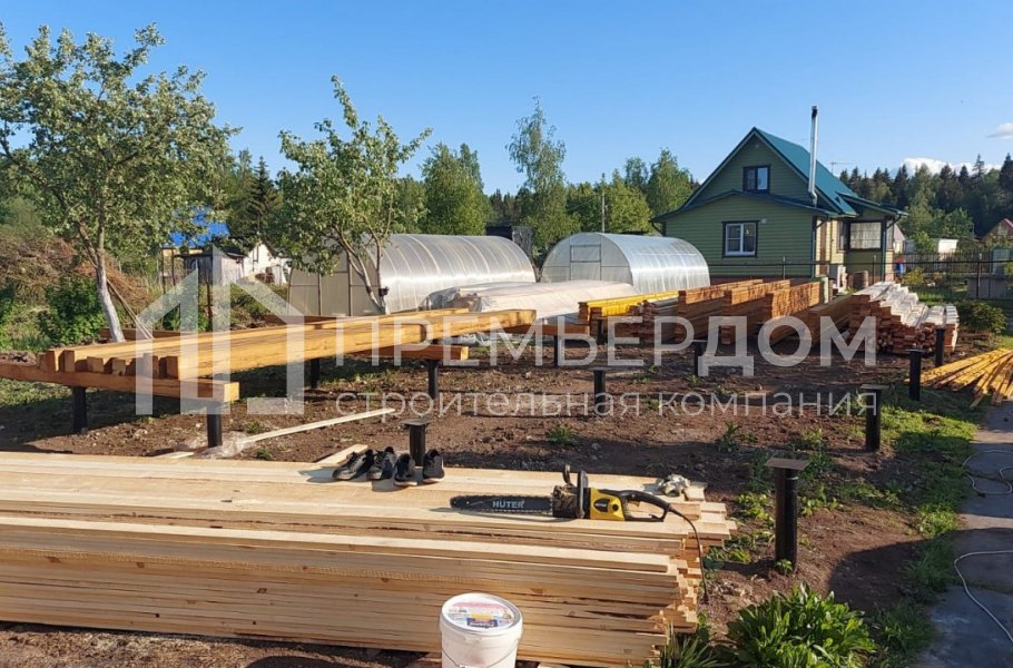 Фото со стройплощадок - Каркасный дом 8х9 м.