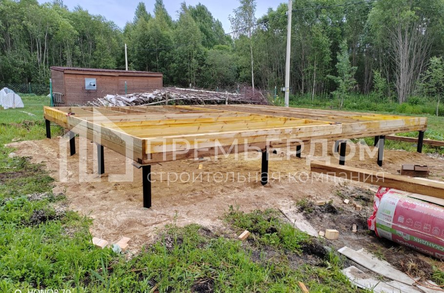 Фото со стройплощадок - Каркасный дом 7.2х8 м.