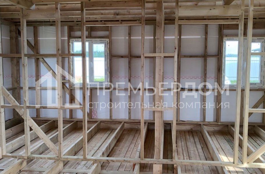 Фото со стройплощадок - Каркасный дом 8х8.5 м.