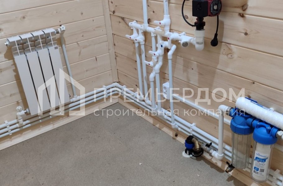 Фото со стройплощадок - Каркасный дом 9х11.5 м.